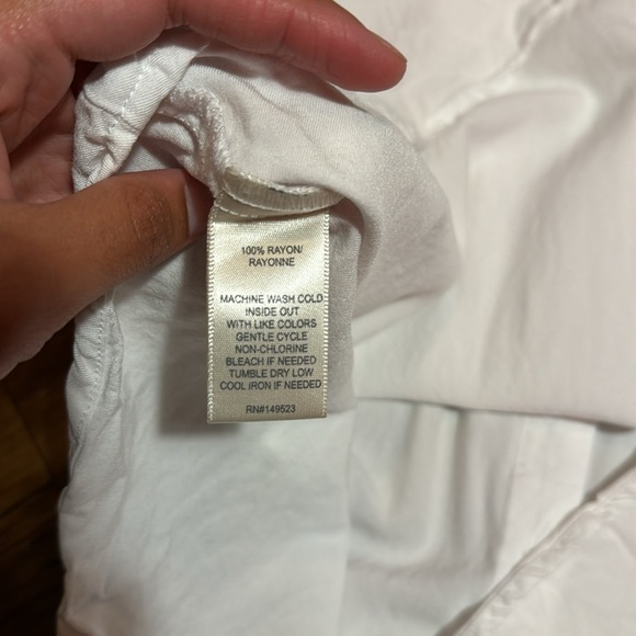 Classic white button up collared dress shirt - Picture 7 of 10